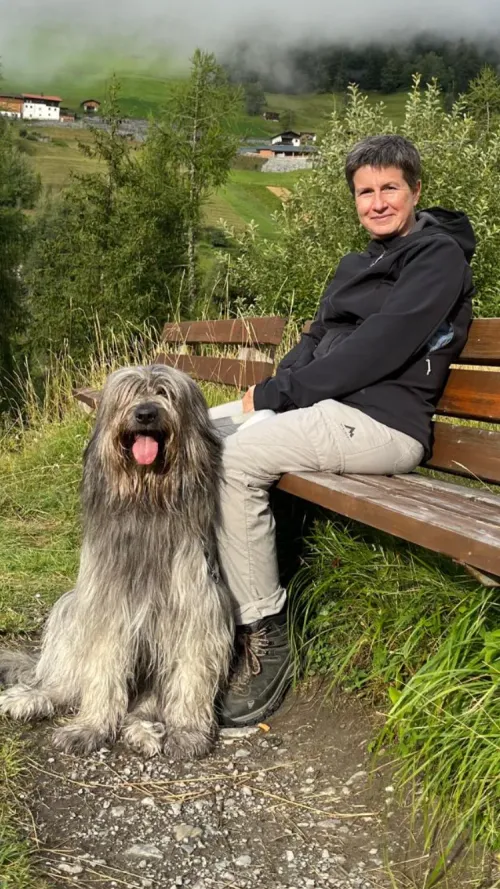 Instructeur Sandra met haar hond Smoki
